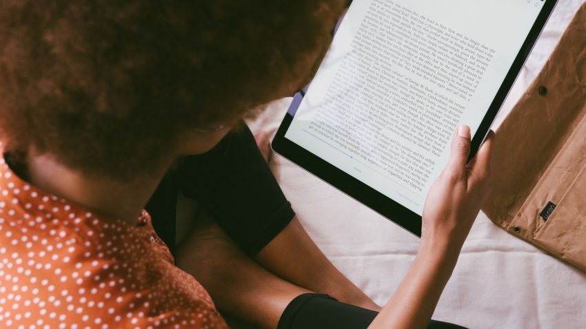 Writing Blog Posts Like a Netflix Series: The Art of Storytelling